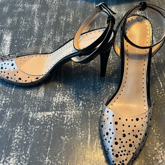 Adrienne Vittadini Black and Cream Heels 4 Inches - Picture 2 of 11